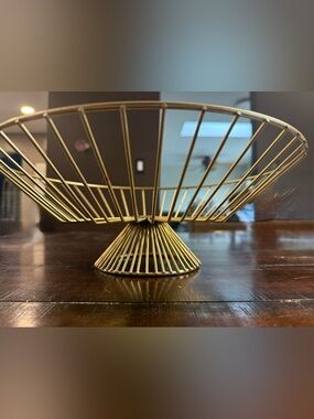Modern Gold Wire Pedestal Bowl - Decorative Table Centerpiece